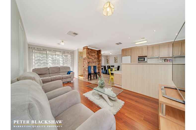 24 Ratcliffe Crescent Florey 24 Ratcliffe Crescent Florey