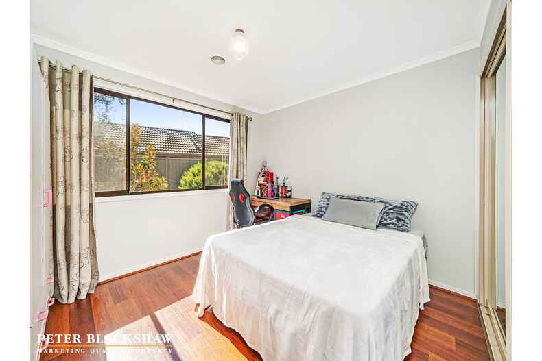 24 Ratcliffe Crescent Florey 24 Ratcliffe Crescent Florey