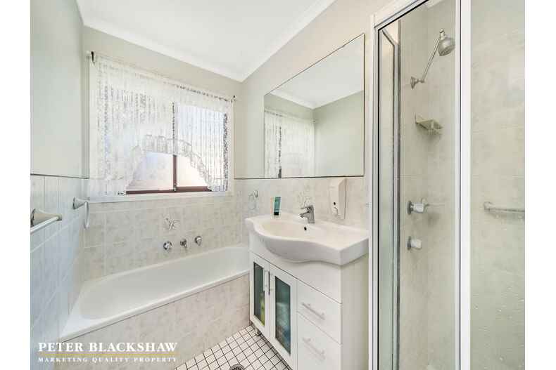 24 Ratcliffe Crescent Florey 24 Ratcliffe Crescent Florey