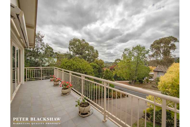 147 Hawkesbury Crescent Farrer 147 Hawkesbury Crescent Farrer