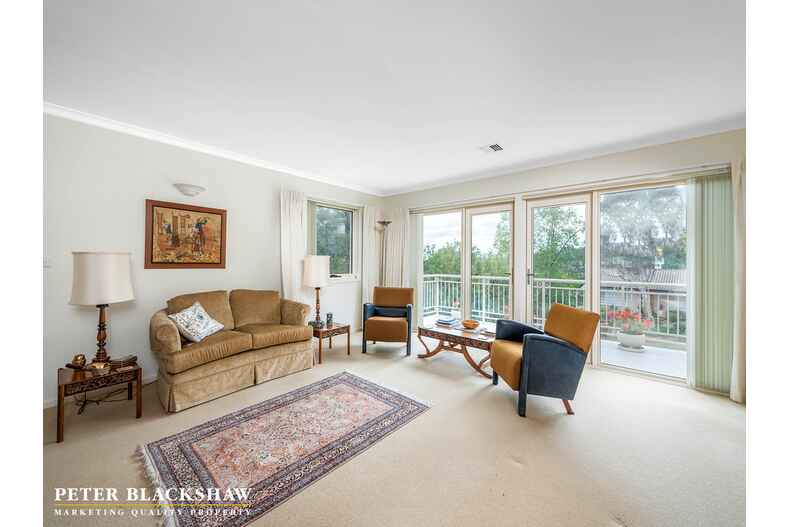 147 Hawkesbury Crescent Farrer 147 Hawkesbury Crescent Farrer