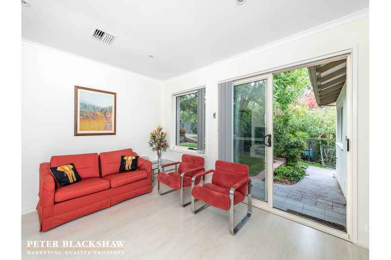 147 Hawkesbury Crescent Farrer 147 Hawkesbury Crescent Farrer