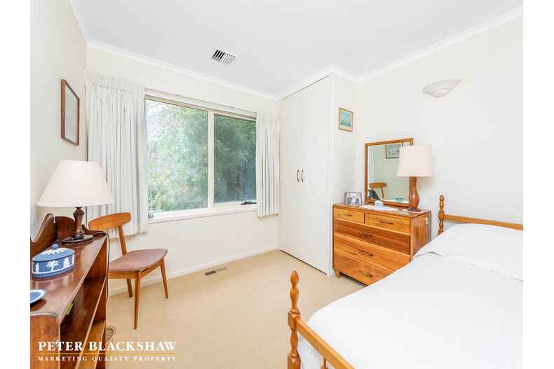 147 Hawkesbury Crescent Farrer 147 Hawkesbury Crescent Farrer