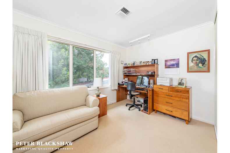 147 Hawkesbury Crescent Farrer 147 Hawkesbury Crescent Farrer