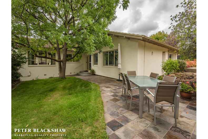 147 Hawkesbury Crescent Farrer 147 Hawkesbury Crescent Farrer