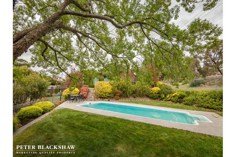 147 Hawkesbury Crescent Farrer 147 Hawkesbury Crescent Farrer
