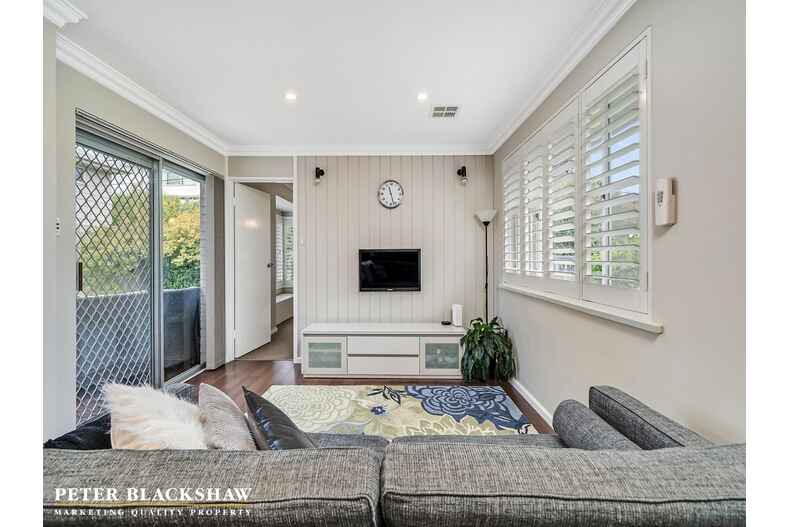 9 Hopetoun Circuit Deakin