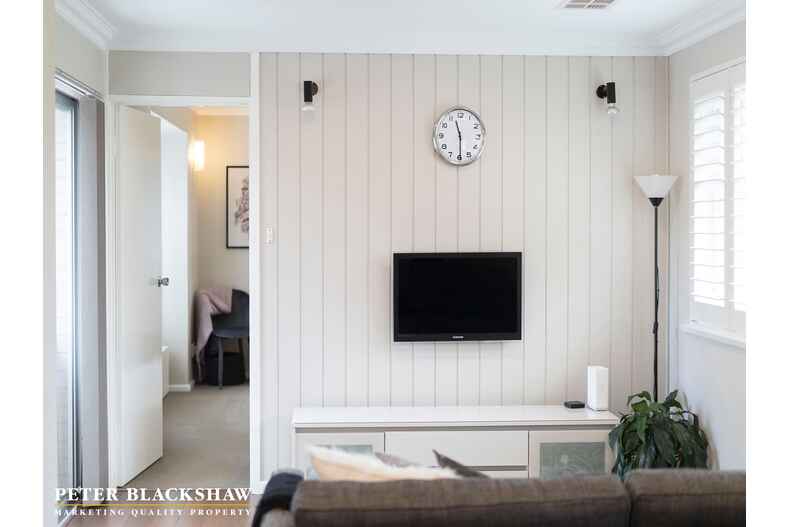 9 Hopetoun Circuit Deakin