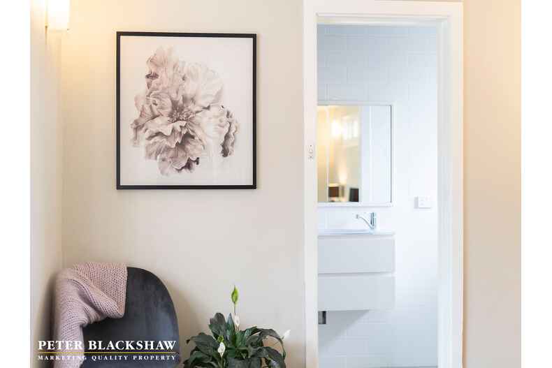 9 Hopetoun Circuit Deakin