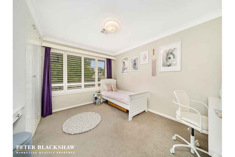 9 Hopetoun Circuit Deakin