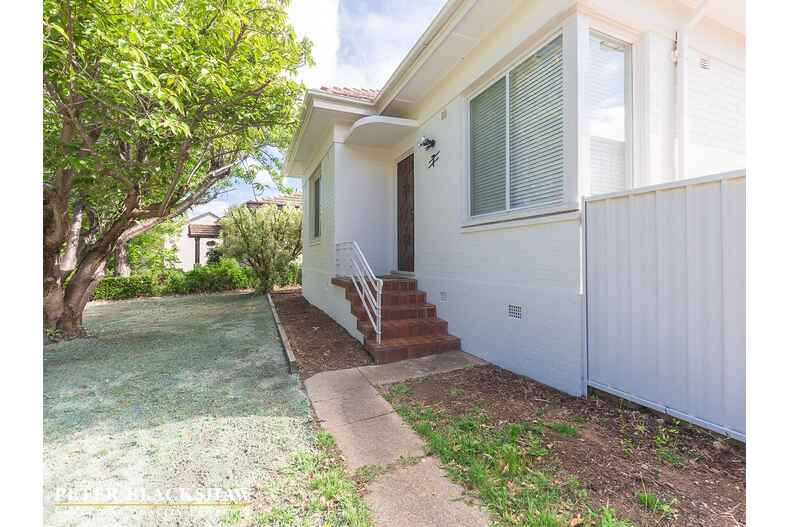 7 Bannister Gardens Griffith