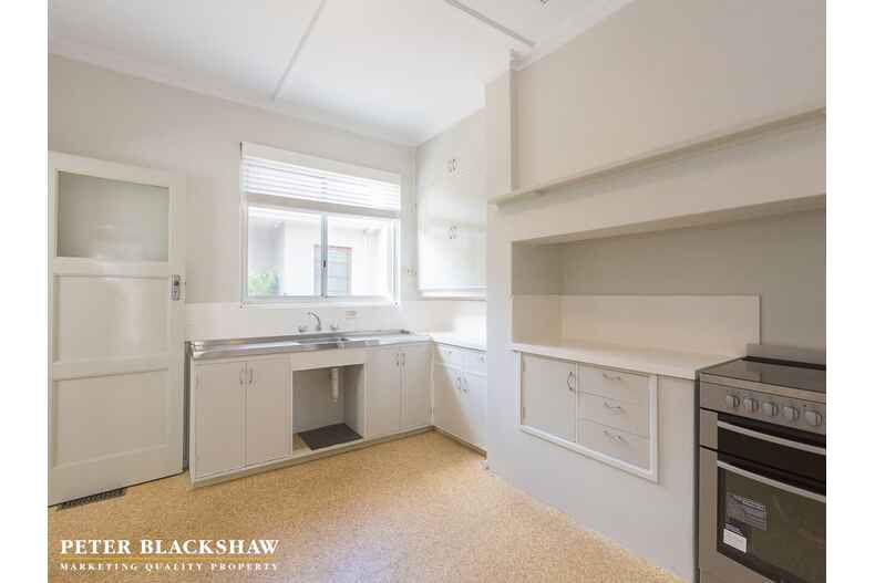 7 Bannister Gardens Griffith