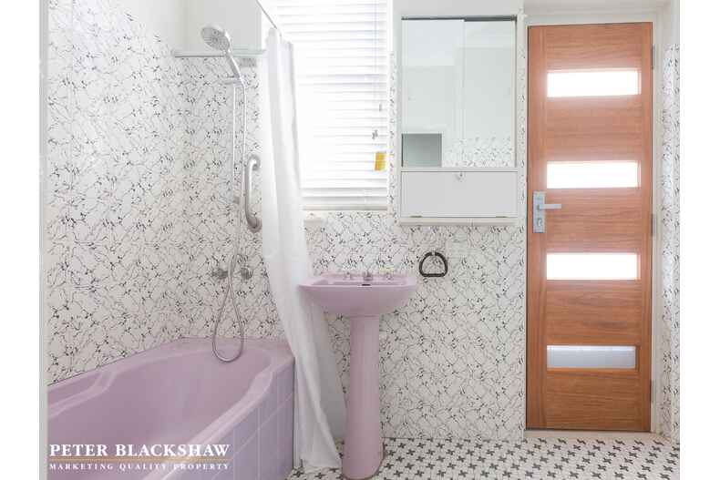 7 Bannister Gardens Griffith