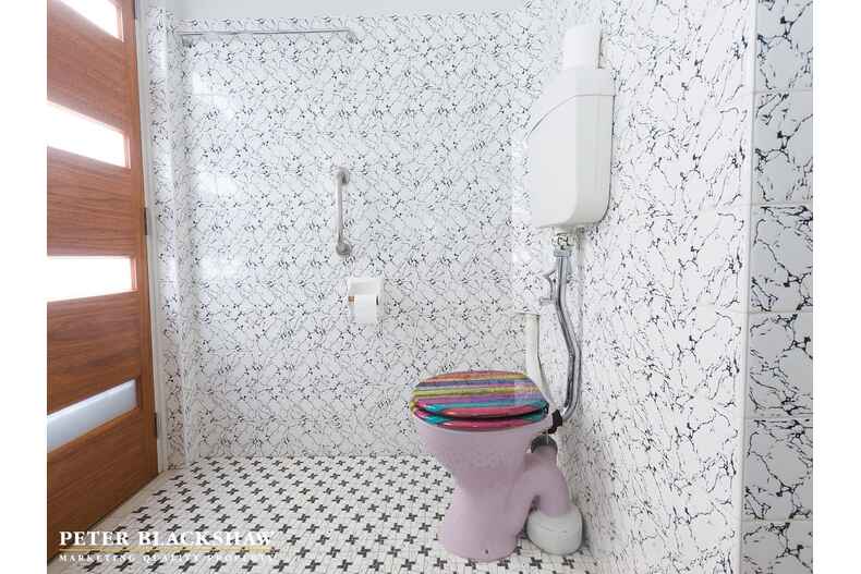 7 Bannister Gardens Griffith