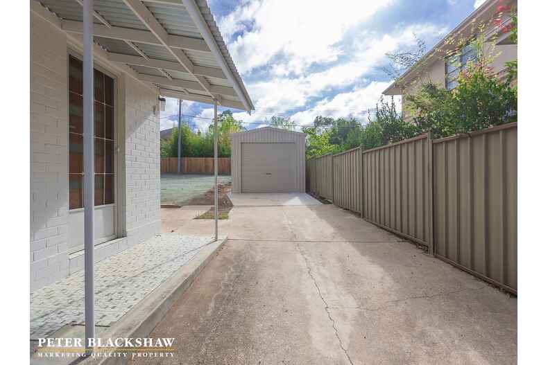 7 Bannister Gardens Griffith