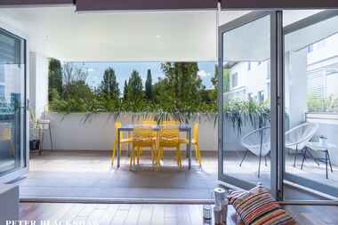 9/2 Melbourne Avenue Deakin