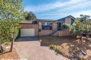 55 Enid Lorimer Circuit Chisholm