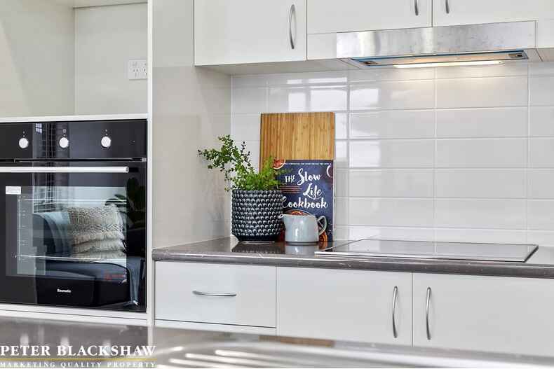 26 Helmrich Street Moncrieff 26 Helmrich Street Moncrieff