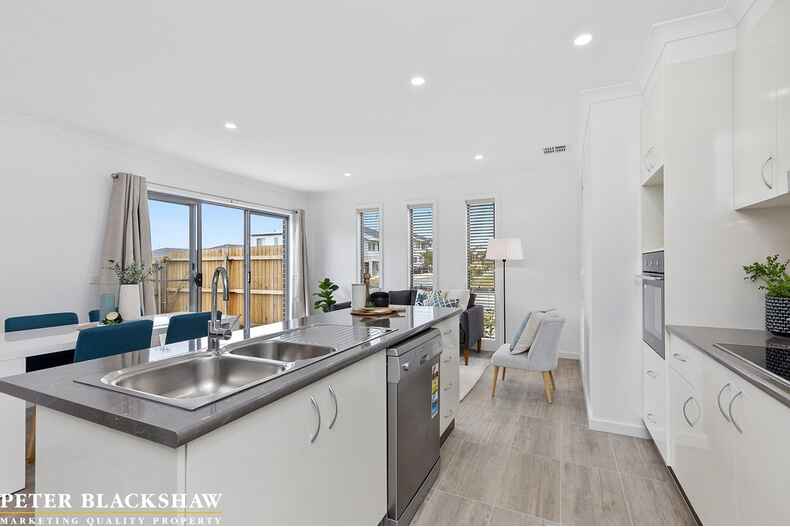 26 Helmrich Street Moncrieff 26 Helmrich Street Moncrieff