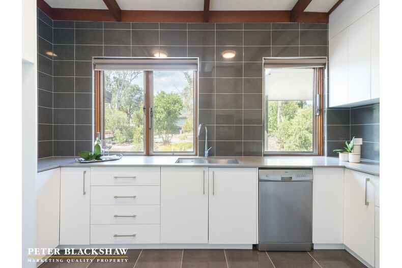 129 Mackenzie Street Hackett 129 Mackenzie Street Hackett