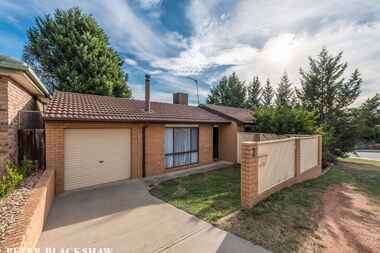 2 Tatchell Street Calwell