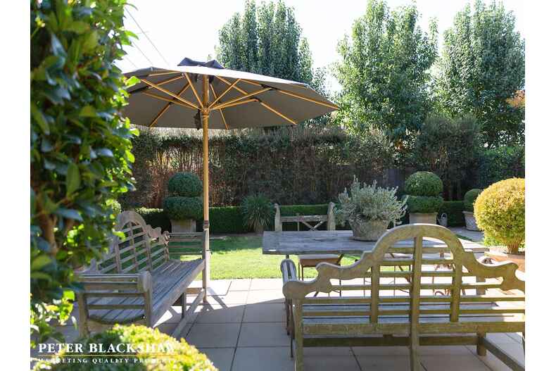 11 Newman Street Yarralumla 11 Newman Street Yarralumla