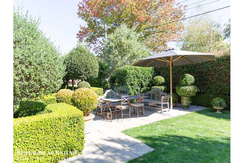 11 Newman Street Yarralumla 11 Newman Street Yarralumla