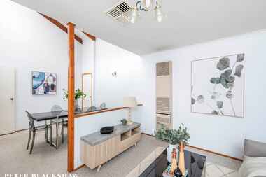 1/6 Clamp Place Greenway