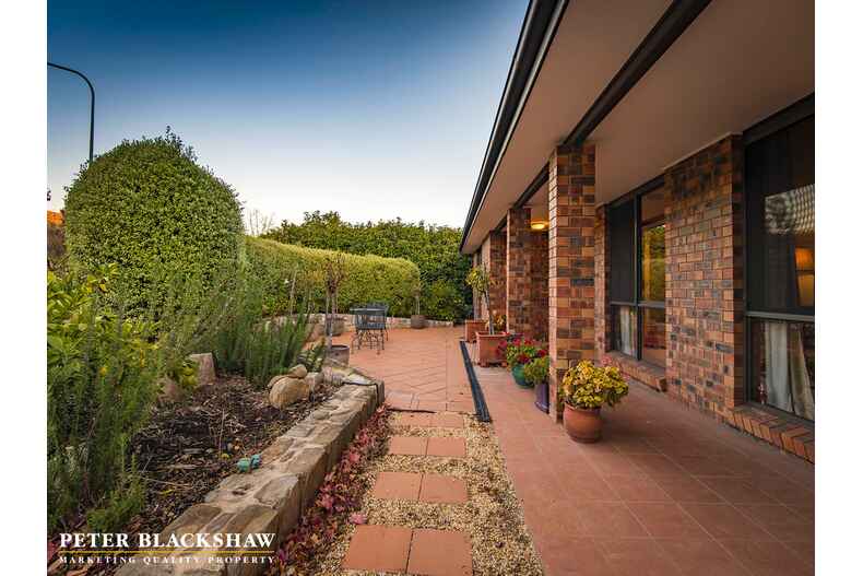 59 Chataway Crescent Fadden 59 Chataway Crescent Fadden