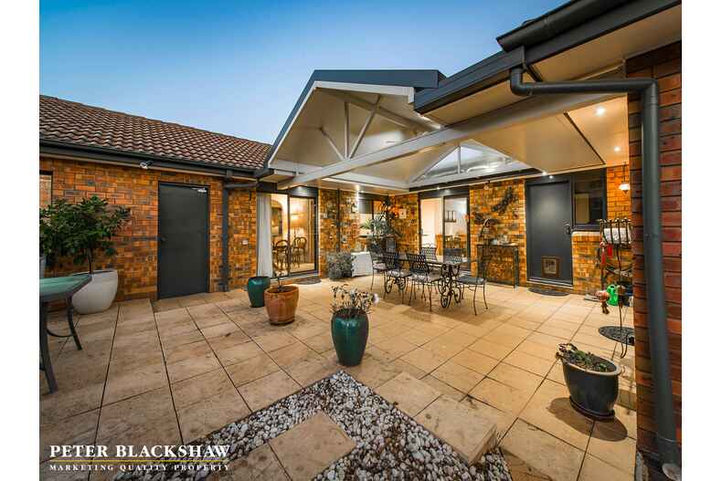 59 Chataway Crescent Fadden 59 Chataway Crescent Fadden