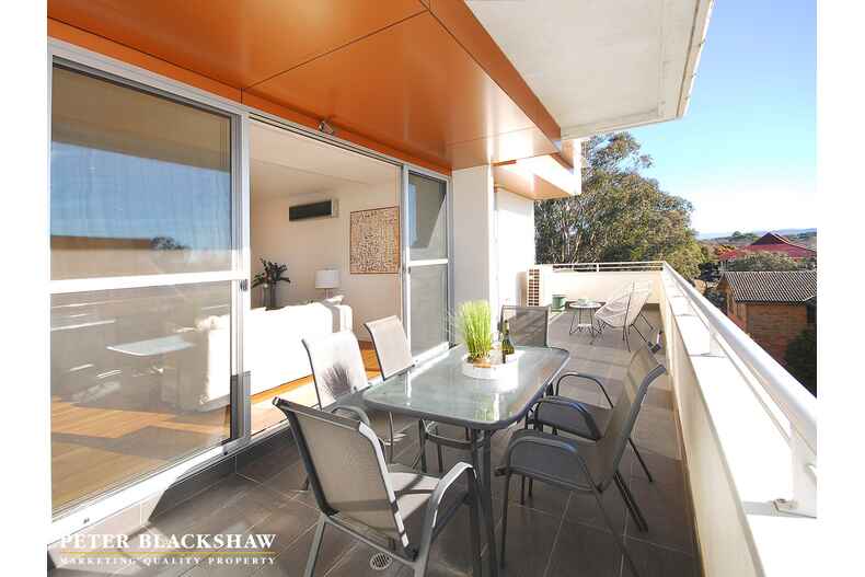 9/49 Hampton Circuit Yarralumla