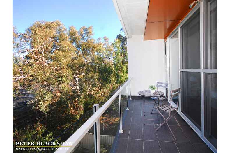 9/49 Hampton Circuit Yarralumla