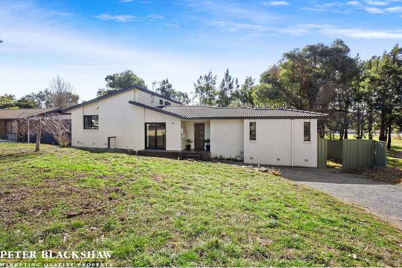 9 McArthur Place Latham