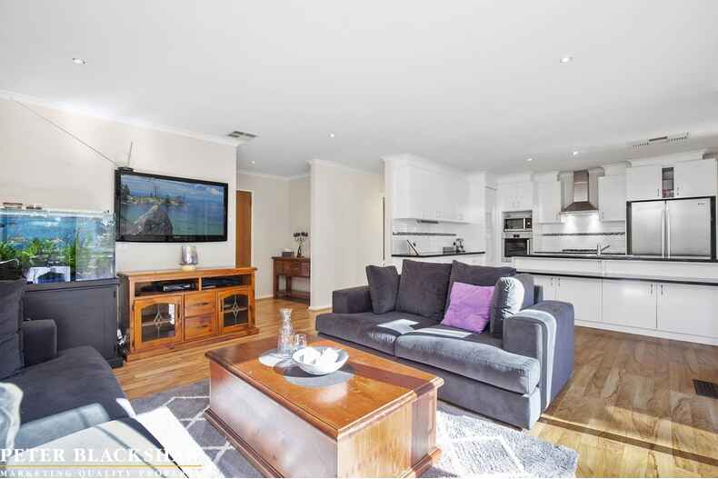 9 McArthur Place Latham