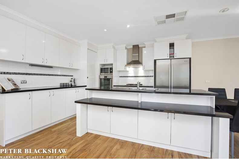 9 McArthur Place Latham