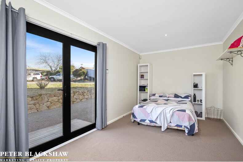 9 McArthur Place Latham