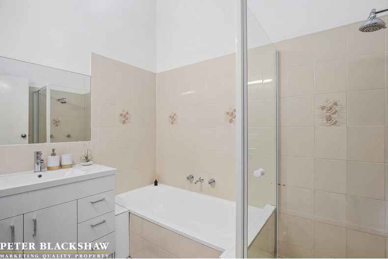 9 McArthur Place Latham