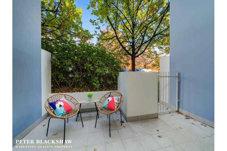 6/10 Burke Crescent Kingston 6/10 Burke Crescent Kingston