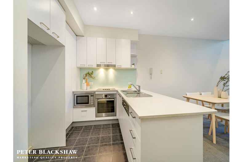 6/10 Burke Crescent Kingston 6/10 Burke Crescent Kingston