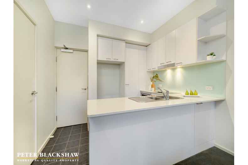 6/10 Burke Crescent Kingston 6/10 Burke Crescent Kingston