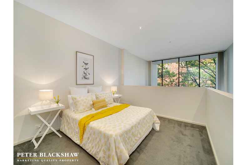 6/10 Burke Crescent Kingston 6/10 Burke Crescent Kingston