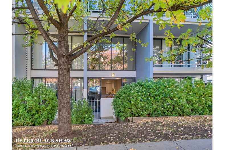 6/10 Burke Crescent Kingston 6/10 Burke Crescent Kingston