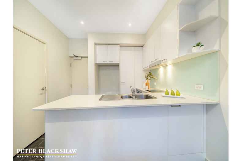 6/10 Burke Crescent Kingston 6/10 Burke Crescent Kingston