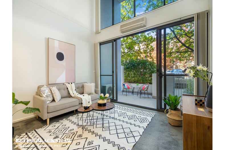 6/10 Burke Crescent Kingston 6/10 Burke Crescent Kingston