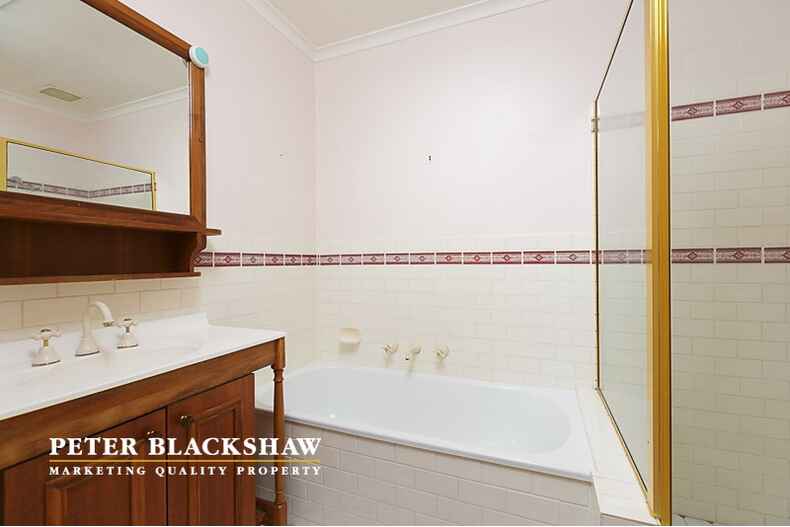 8/1 River Drive Queanbeyan