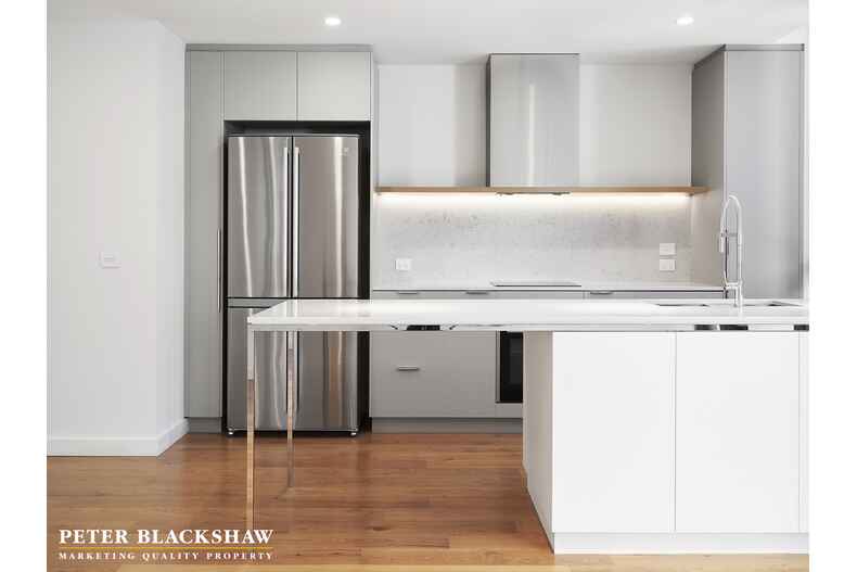 8/22 Canberra Avenue Forrest