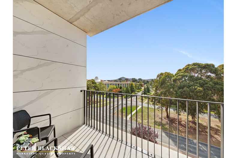 8/22 Canberra Avenue Forrest
