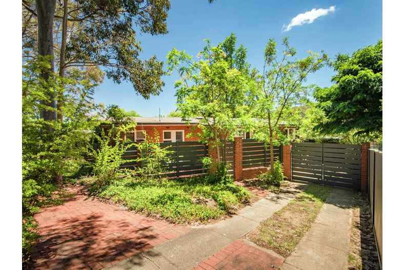 17 Jacka Crescent Campbell 17 Jacka Crescent Campbell