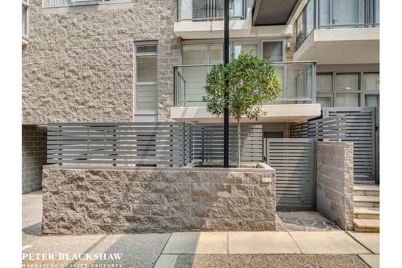 5/2 The Mews ("The Metropolitan") City 5/2 The Mews ("The Metropolitan") City