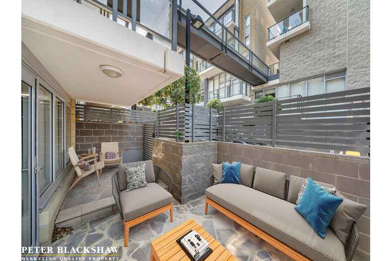 5/2 The Mews ("The Metropolitan") City 5/2 The Mews ("The Metropolitan") City